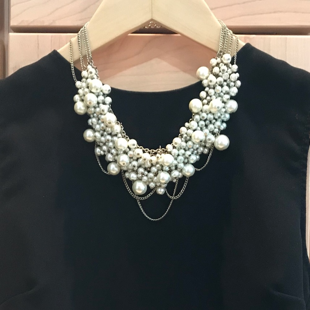 Elegant Pearl and Silver Necklace